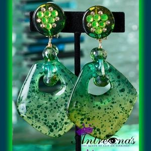Antreina's Large Green Clip-on Earrings